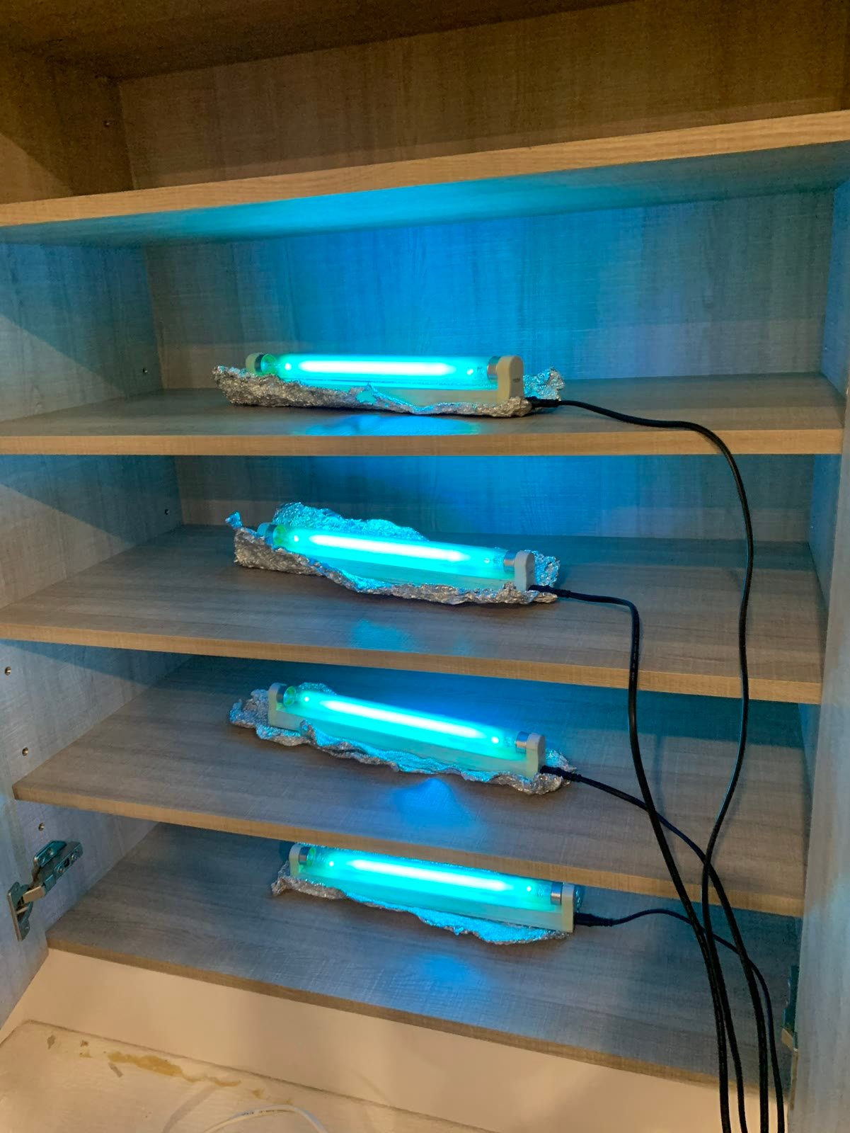 開放層架 UV 燈逐層佈點
